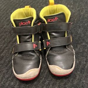 Plae shoes